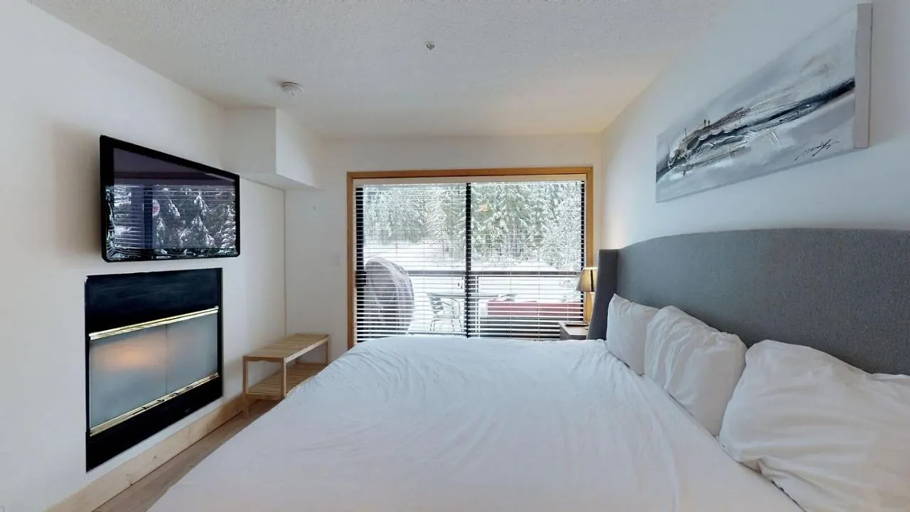 Apartment Powderhorn By Whistler Blackcomb Vacation Rentals