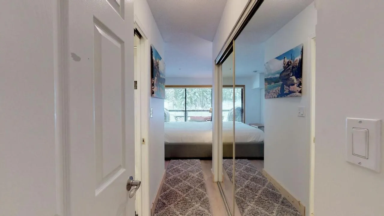 Powderhorn By Whistler Blackcomb Vacation Rentals 0*,
