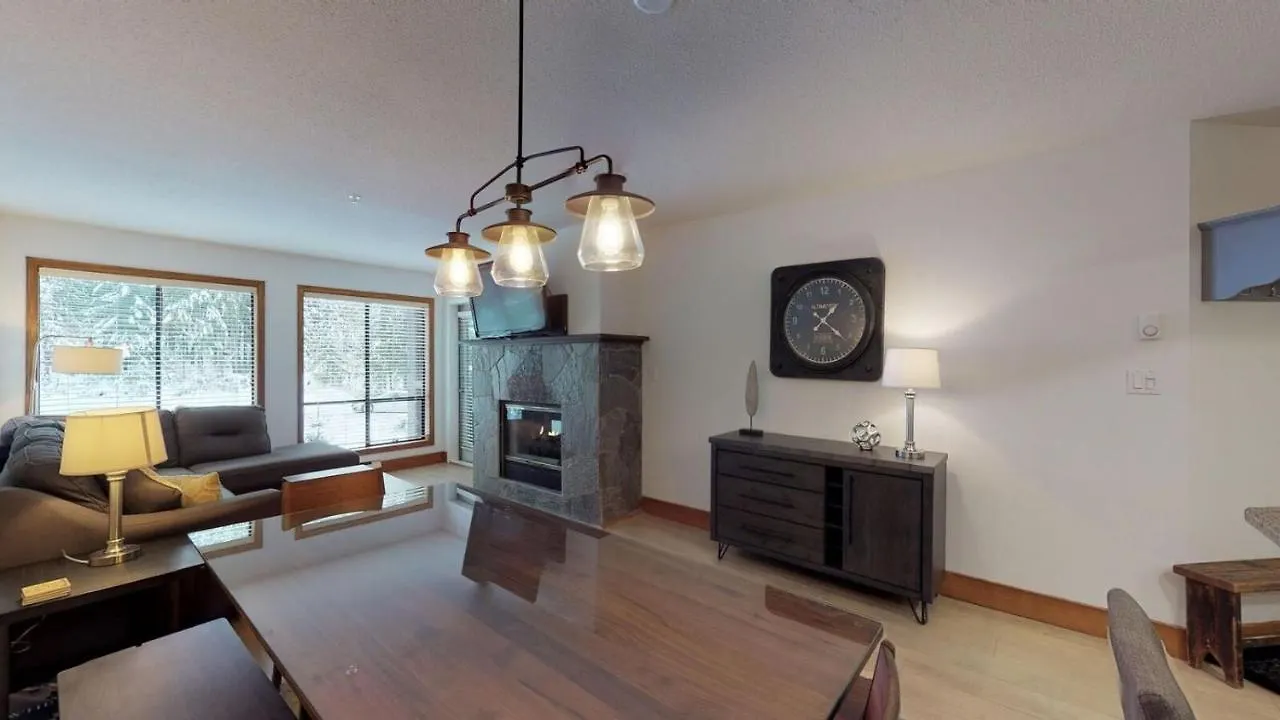 Apartment Powderhorn By Whistler Blackcomb Vacation Rentals Canada