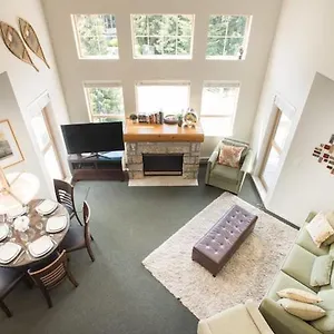  Holiday home Tyndall Stone By Cozystay Signature